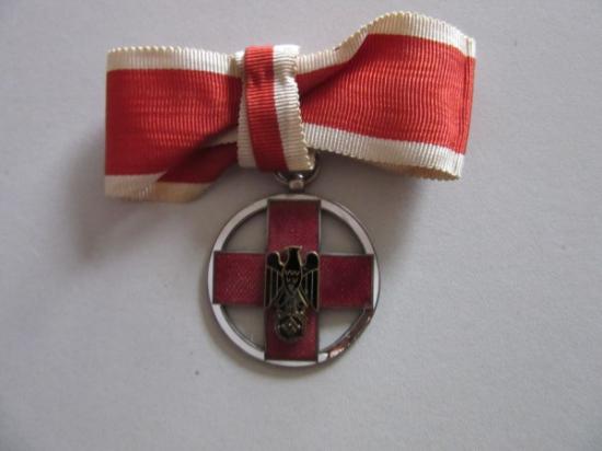 Red Cross Award with Women`s Ribbon.