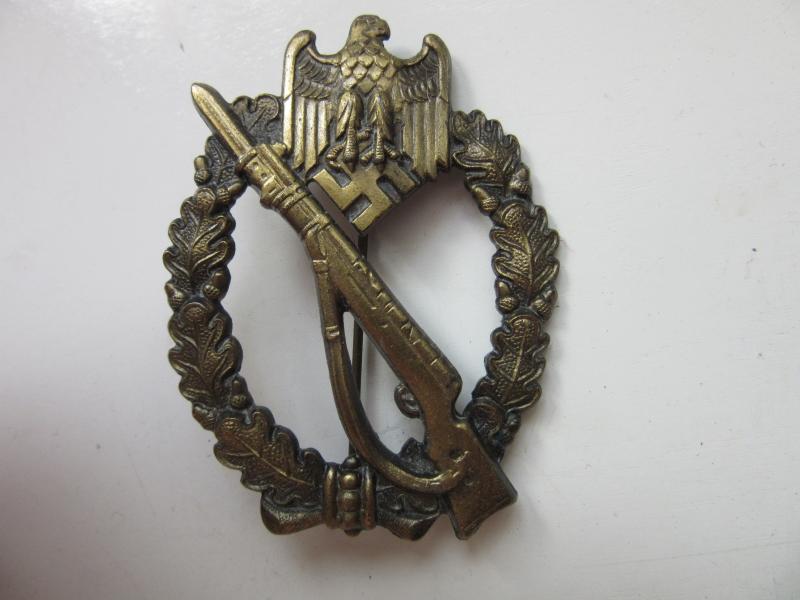 Infantry Assualt Badge in Bronze