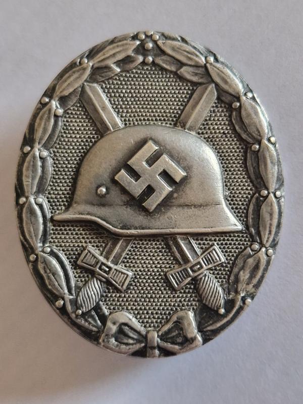 Early Silver Wound Badge