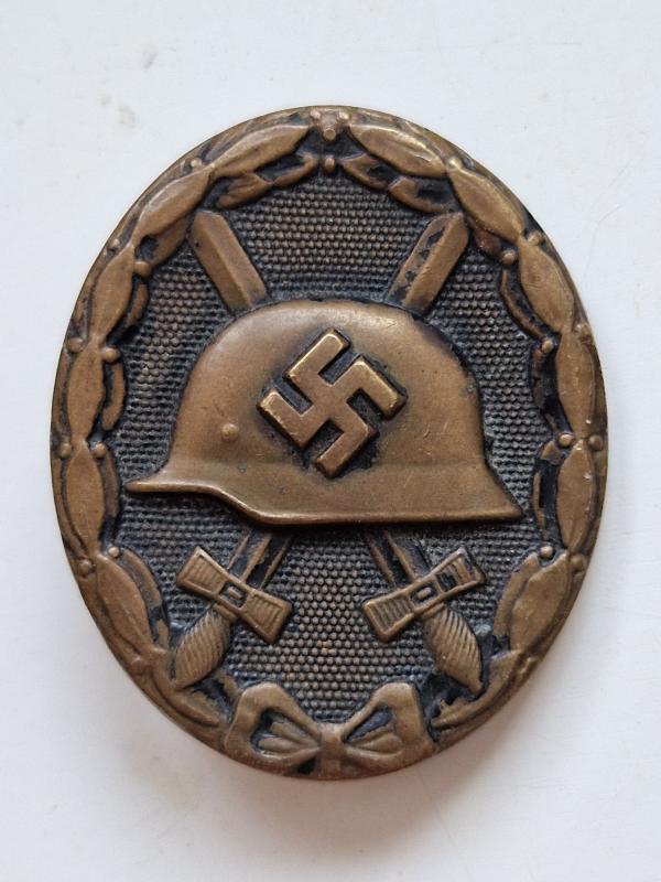 Black Wound Badge