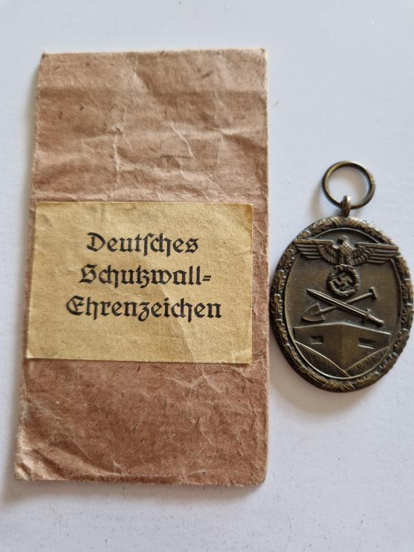 West Wall Medal with Issue Pack.