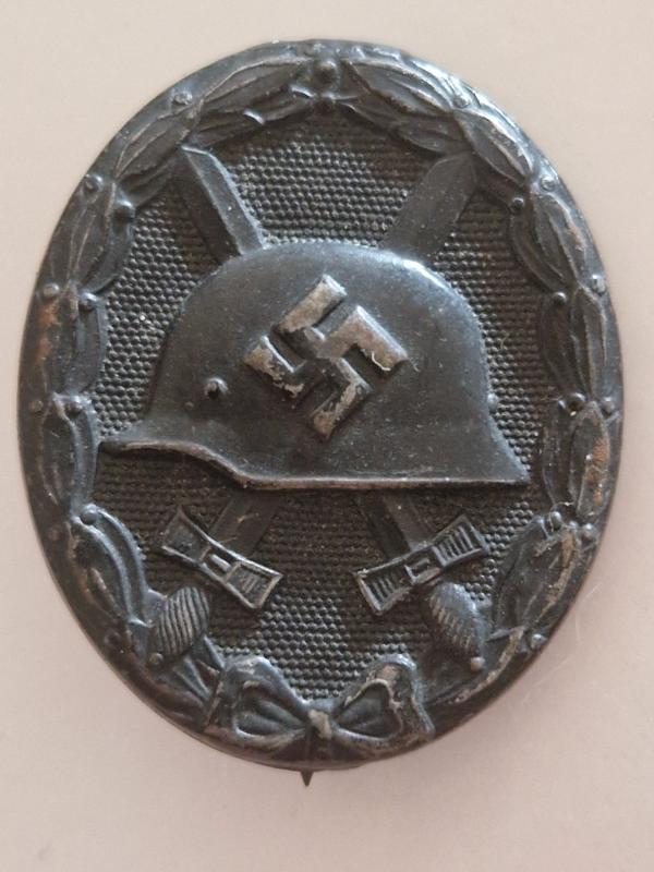 Black Wound Badge