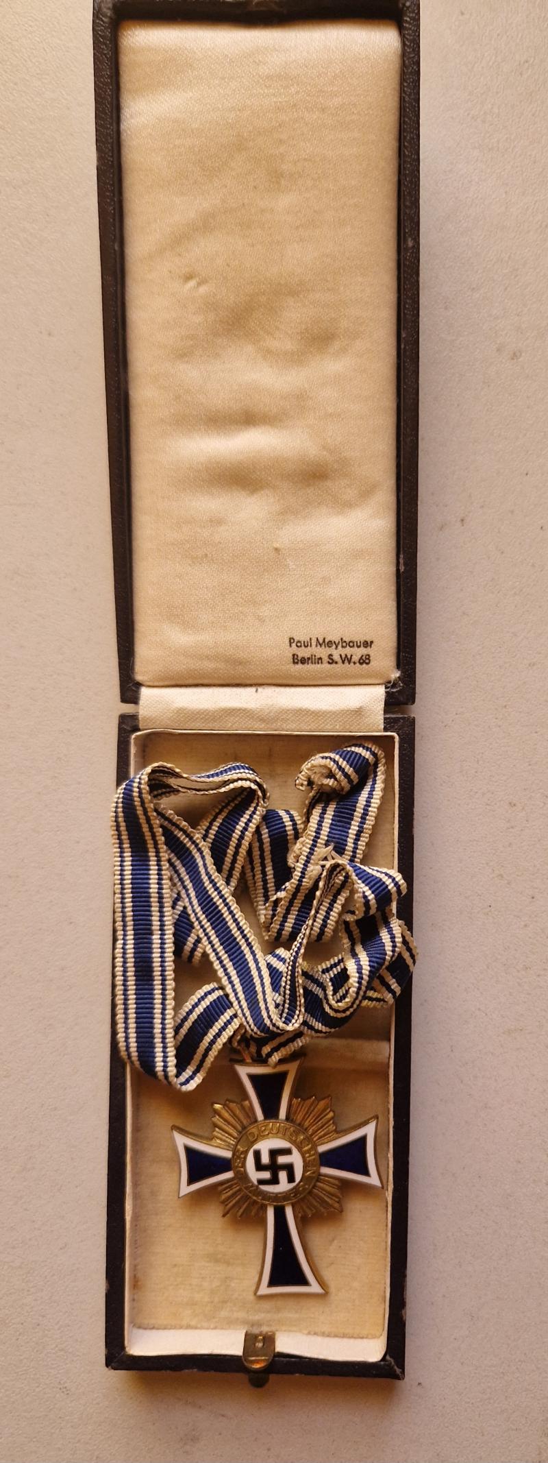 Boxed Mothers Cross in Gold