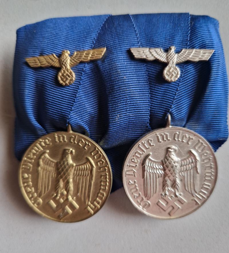 Army 12 and 4 Year Service Medals Court Mounted