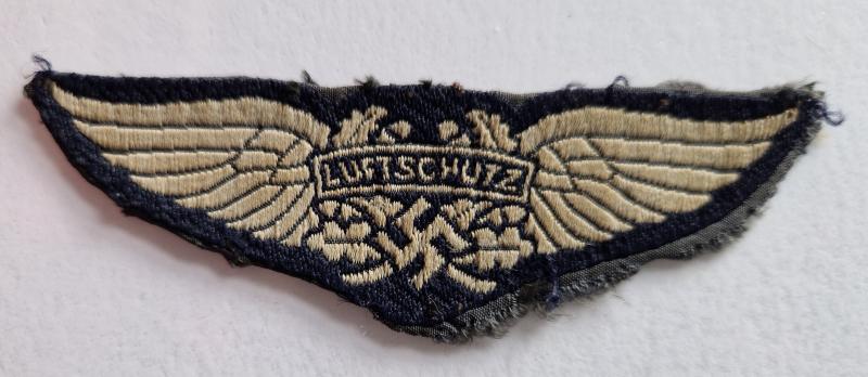 Luftschutz Bevo Cap Badge