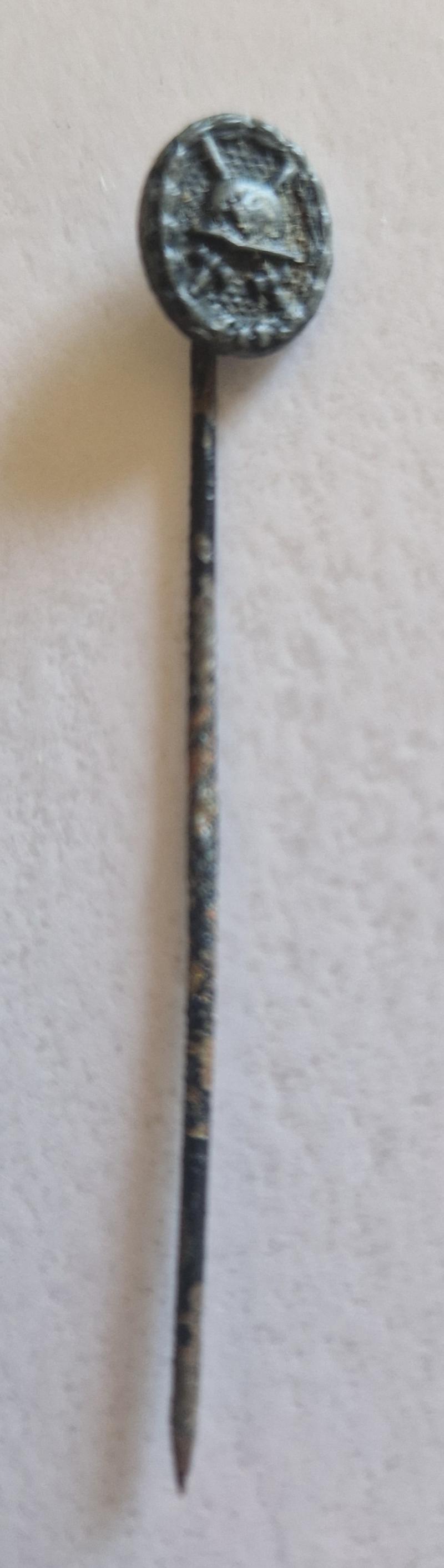 Black Wound Badge Stick pin