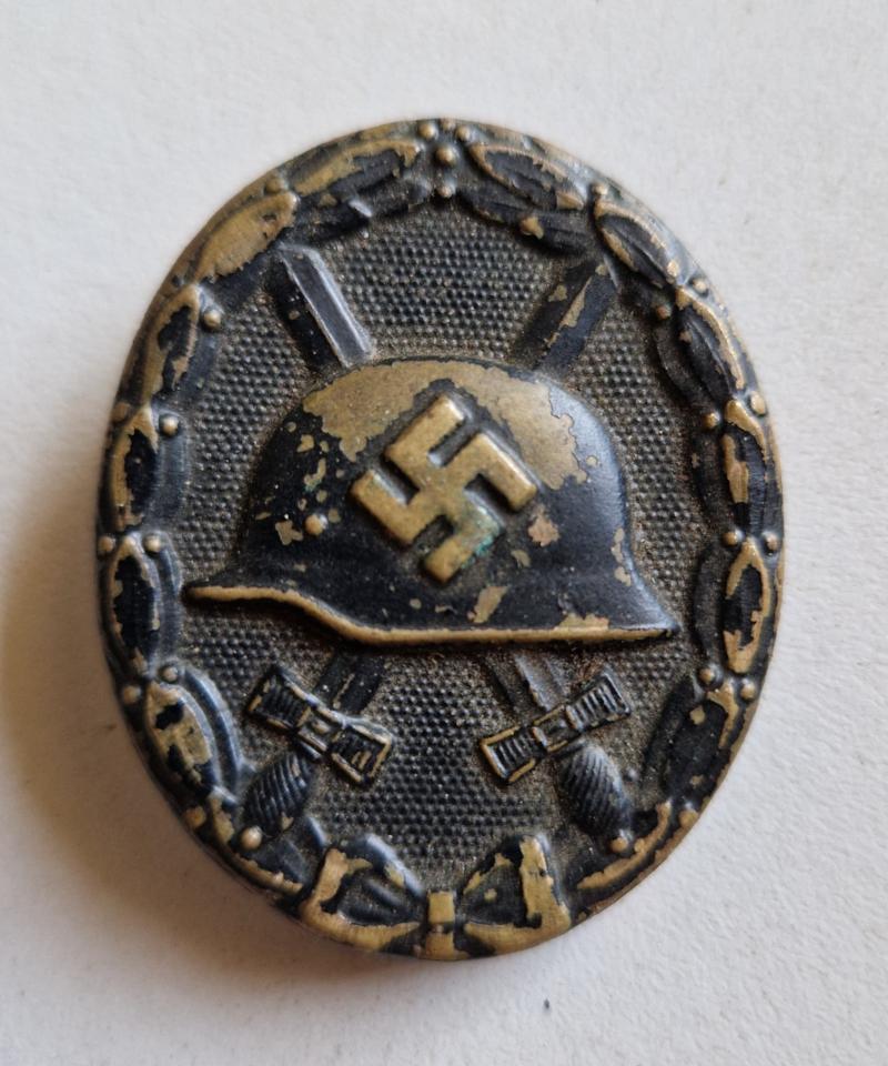Black Wound Badge