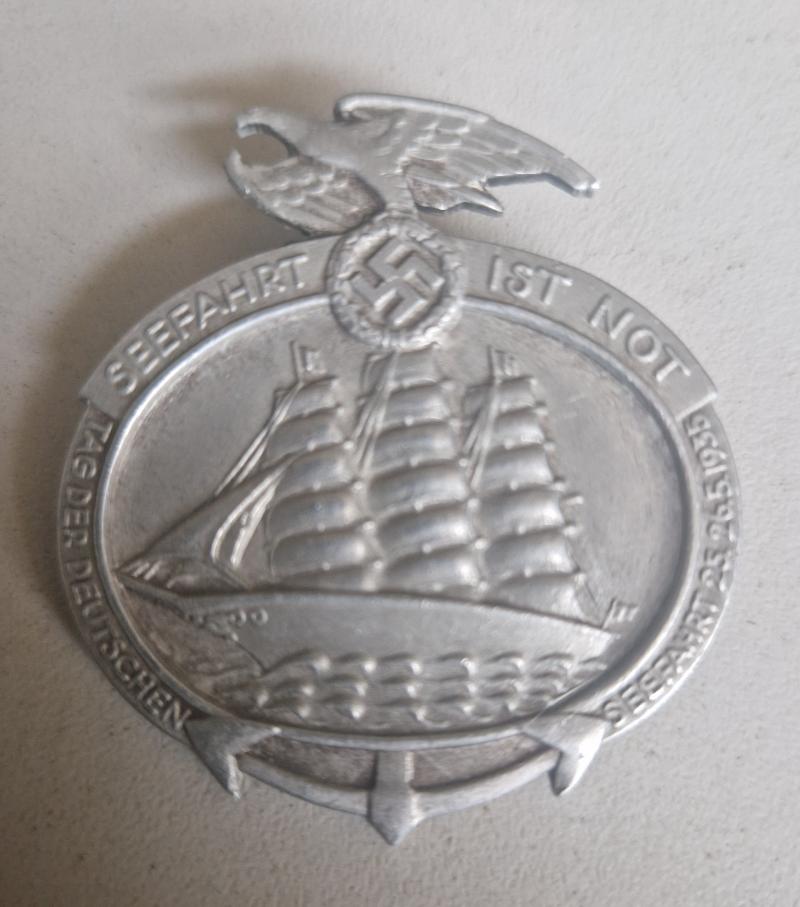 Day Badge