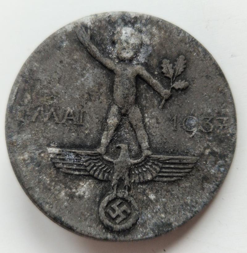 Day Badge